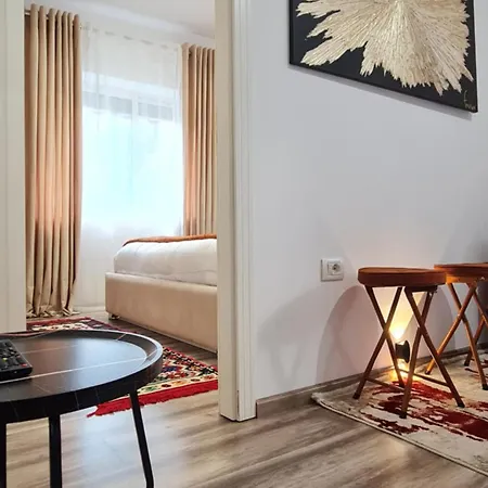 Zaimeen In Bllok Area Apartment *