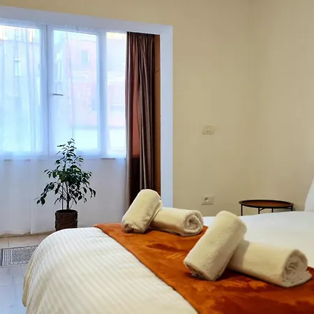 Zaimeen In Bllok Area Apartman Tirana