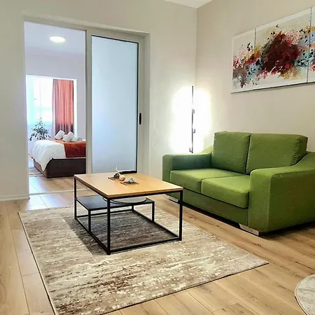 Zaimeen In Bllok Area Apartman Tirana