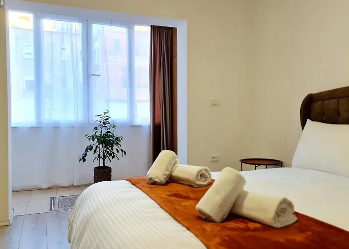 Zaimeen In Bllok Area Apartment Tirana